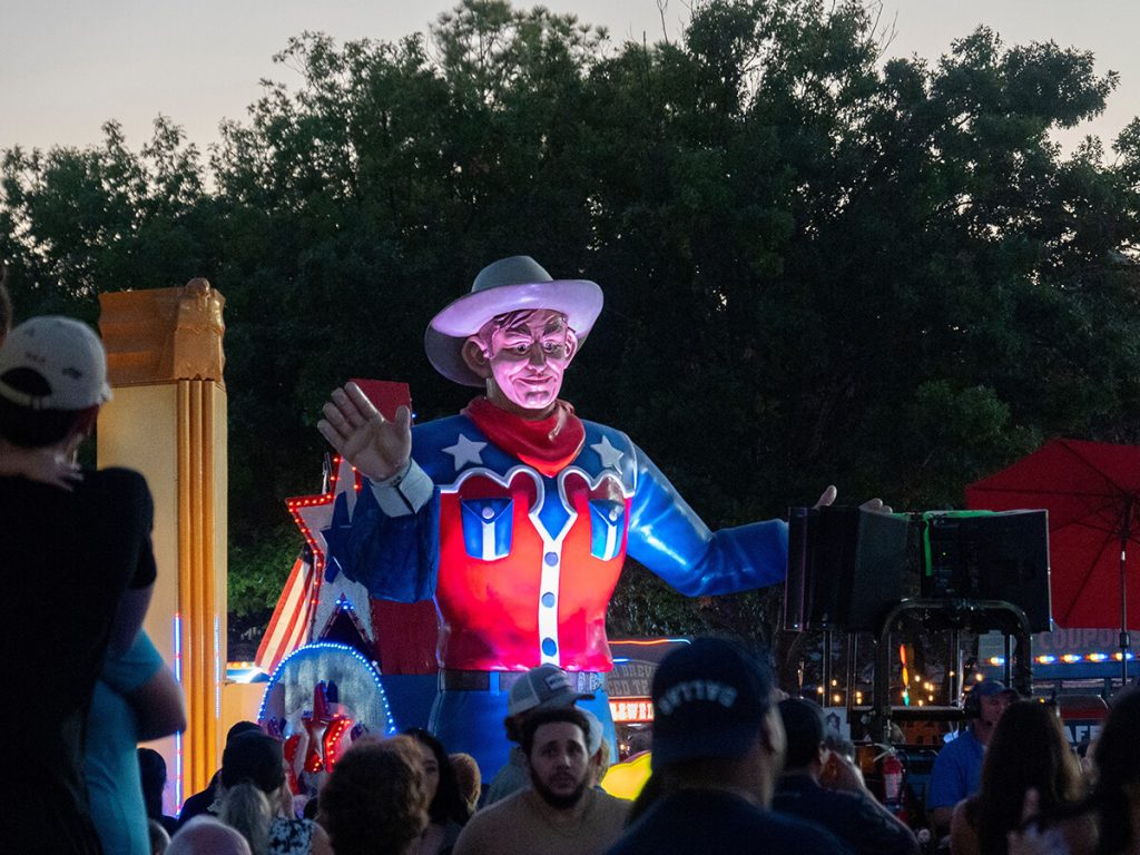 Access-to-Culture,-Entertainment,-and-Dining