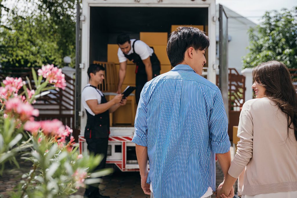 Top-9-Mistakes-to-Avoid-When-Signing-a-Moving-Contract