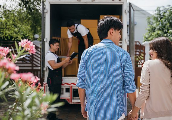 Top 9 Mistakes to Avoid When Signing a Moving Contract